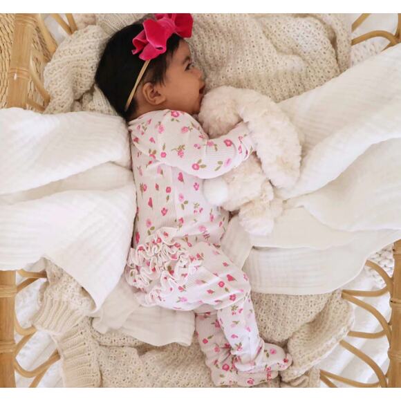 Caden Lane Bamboo Waffle Zipper Ruffle Footie (Bundle of 2) - Picture 12 of 13